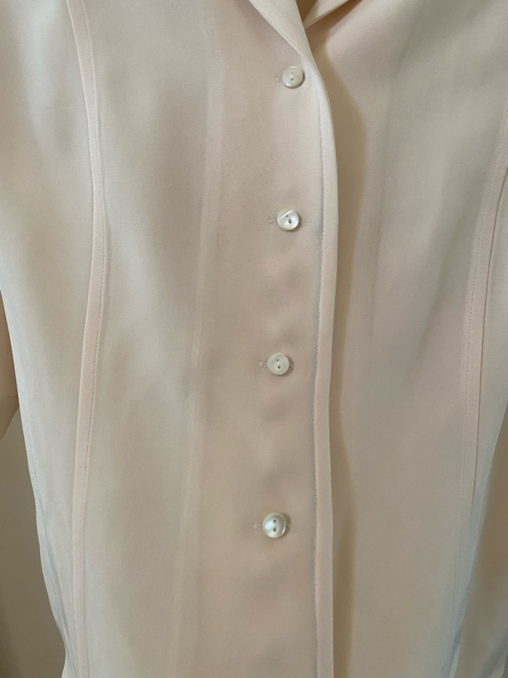 Classiques Entier Cream 100% Silk Short Sleeve Button Up Blouse Size Medium - Picture 6 of 9